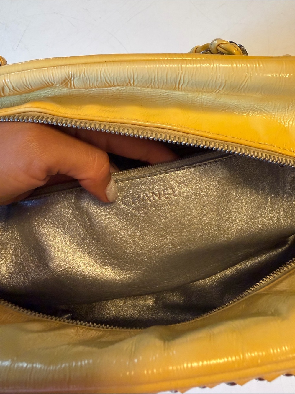 CHANEL Pale Yellow modern bowling chain bag - Picture 10 of 12